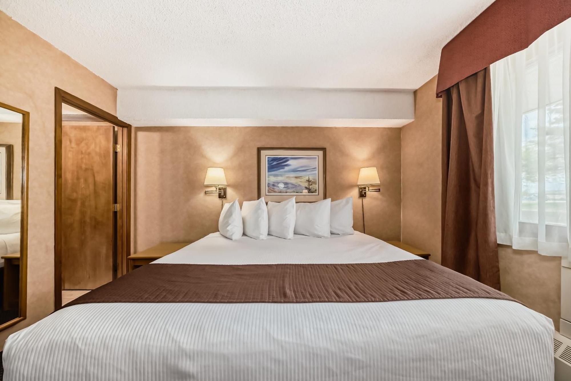 & 3* Stony Plain