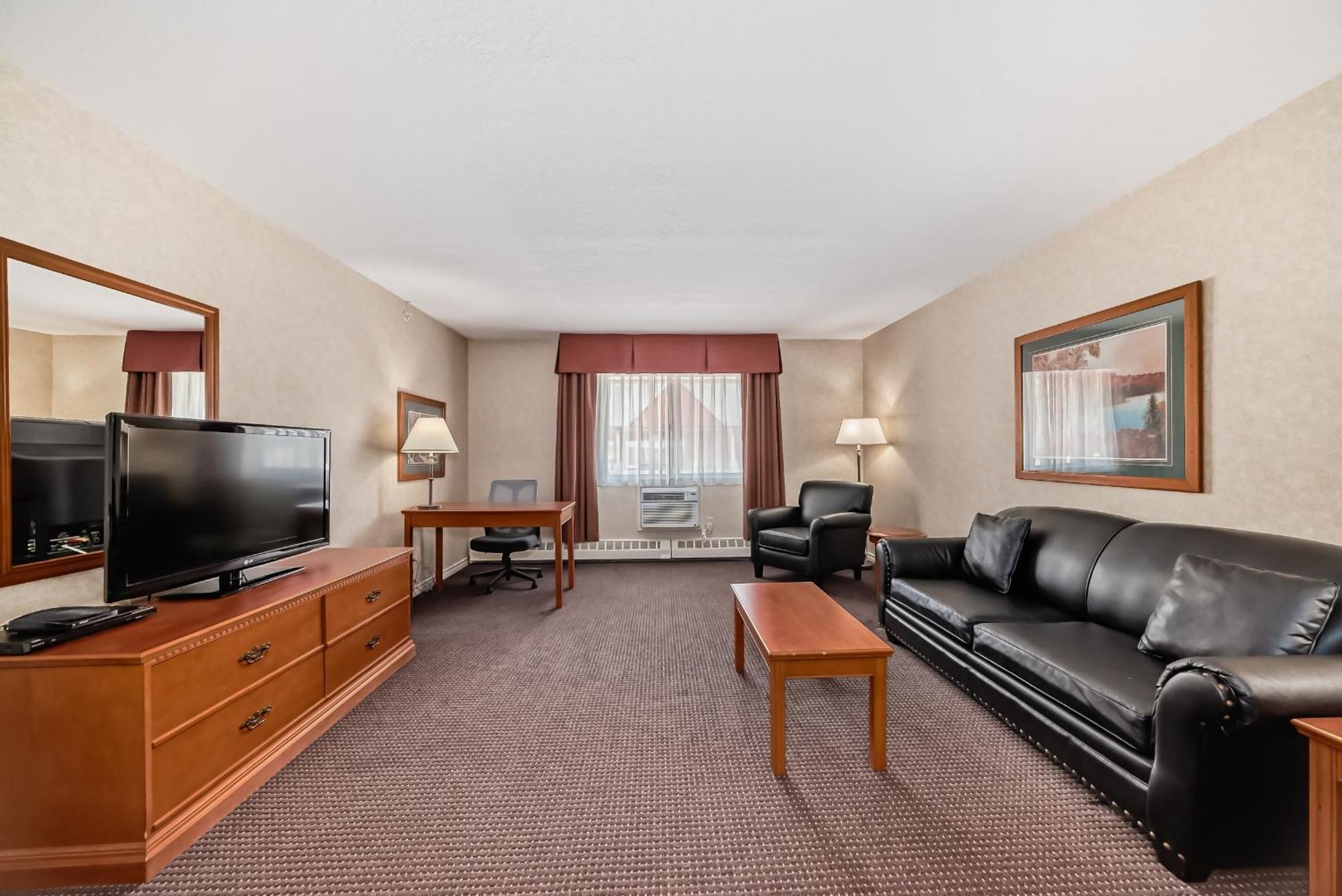 & 3* Stony Plain