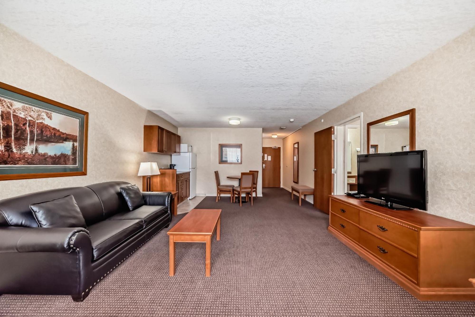 & Hotel