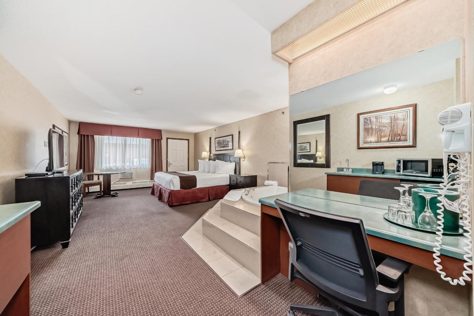 & Hotel